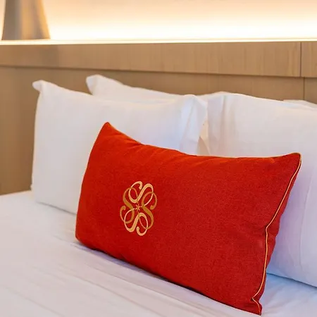 Skanderbeg Golem (Tirana)